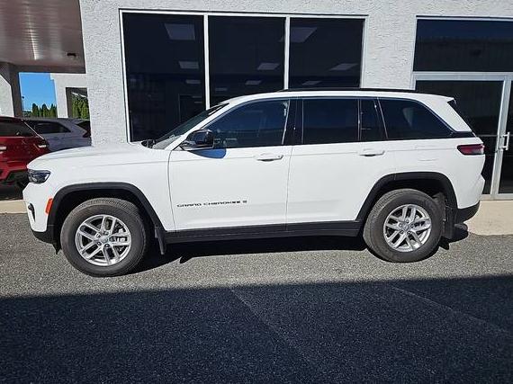 JEEP GRAND CHEROKEE 2025 1C4RJHAGXSC306395 image JEEP GRAND CHEROKEE 2025 1C4RJHAGXSC306395 image